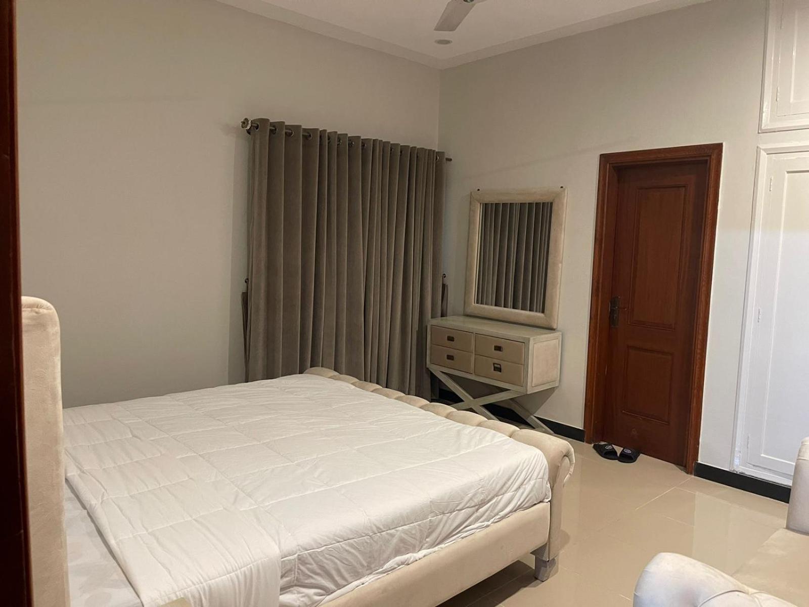 Bridge Residency-1, Sector F-6 อิสลามาบัด ภายนอก รูปภาพ