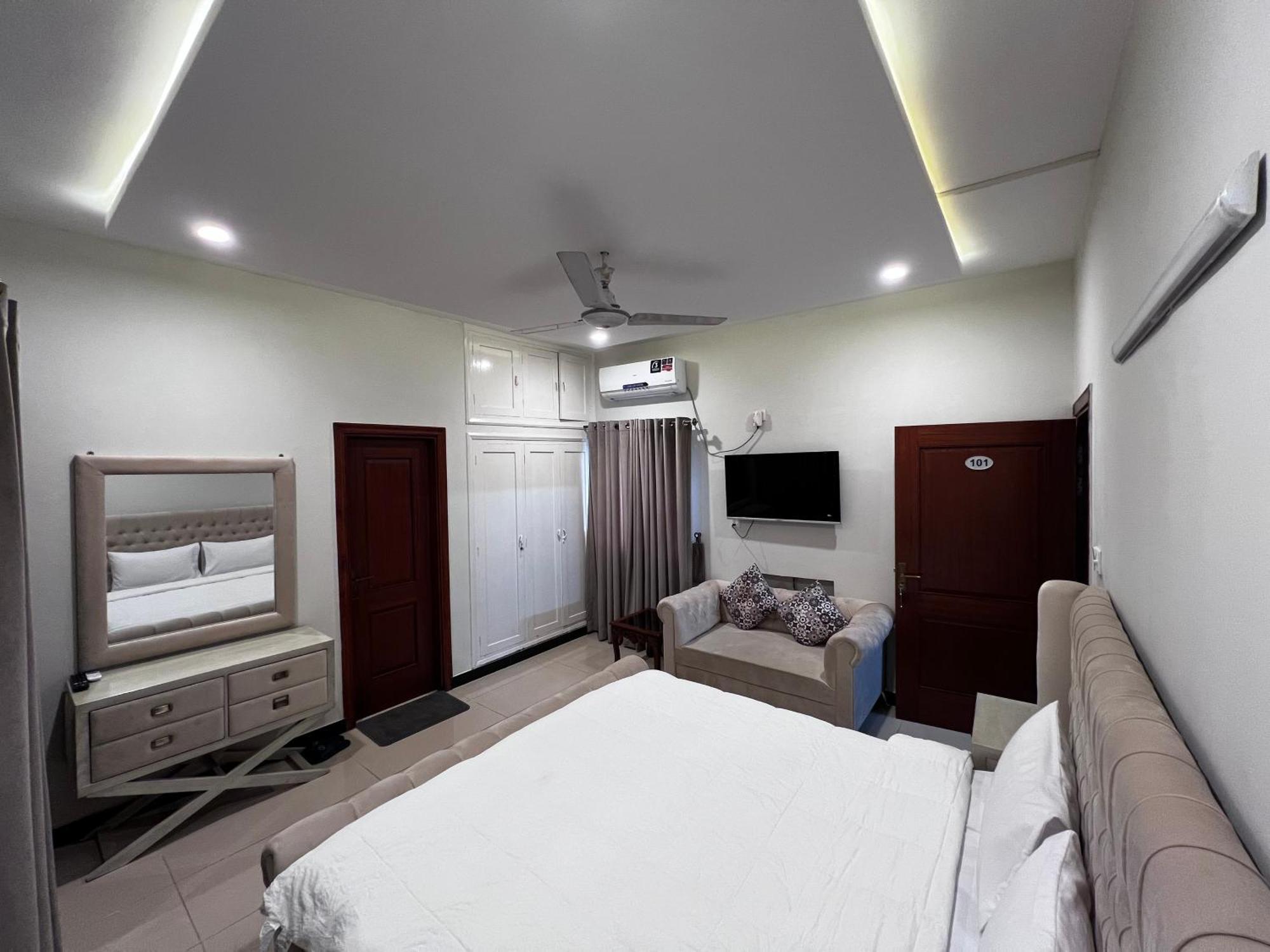 Bridge Residency-1, Sector F-6 อิสลามาบัด ภายนอก รูปภาพ