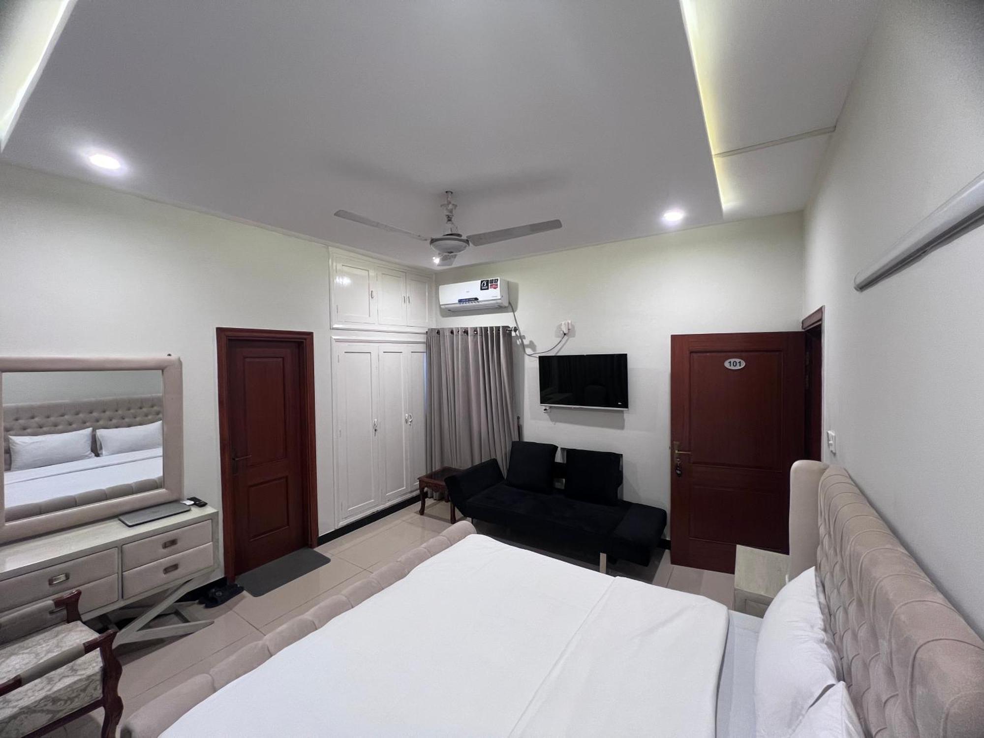 Bridge Residency-1, Sector F-6 อิสลามาบัด ภายนอก รูปภาพ
