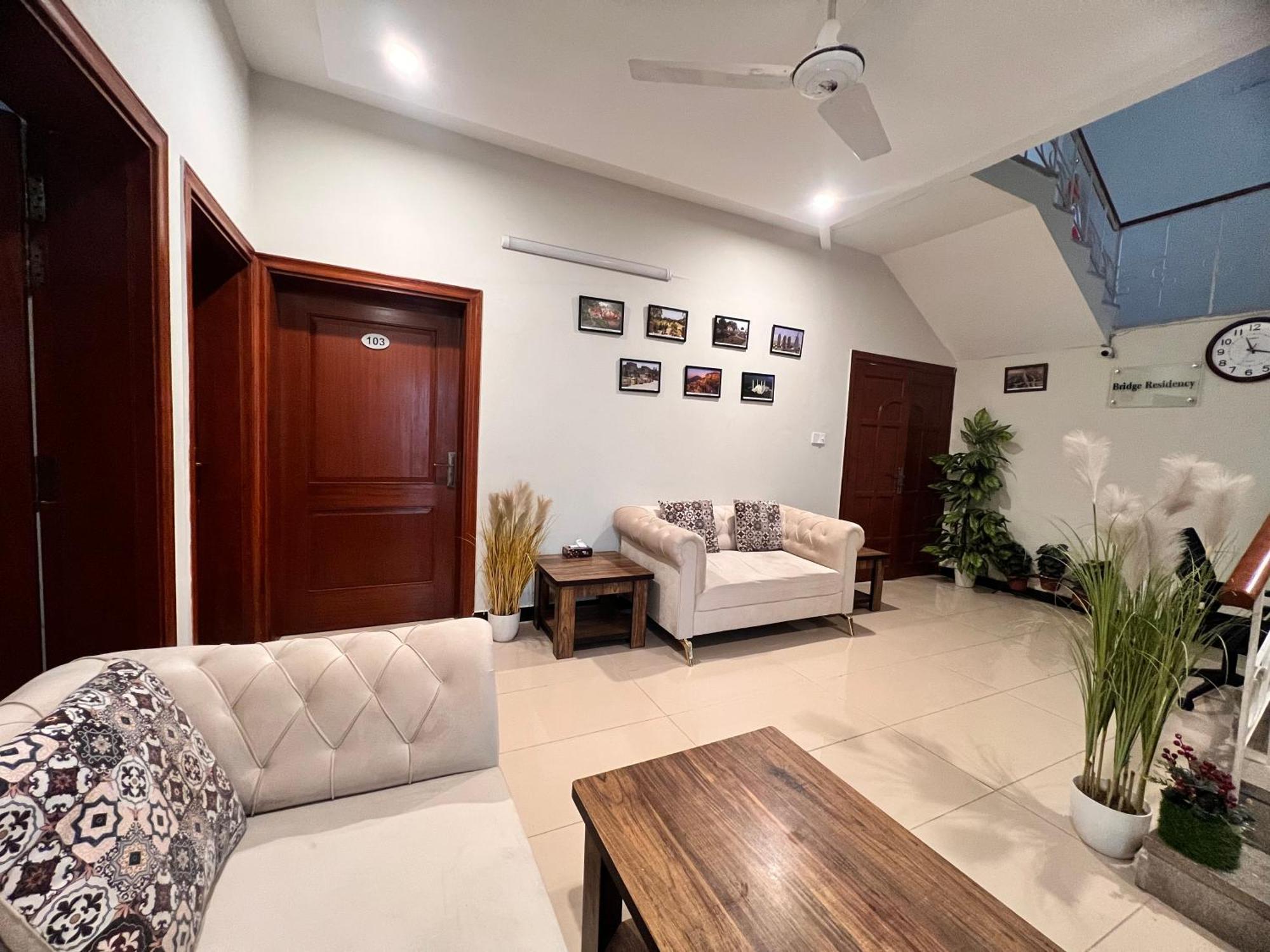 Bridge Residency-1, Sector F-6 อิสลามาบัด ภายนอก รูปภาพ